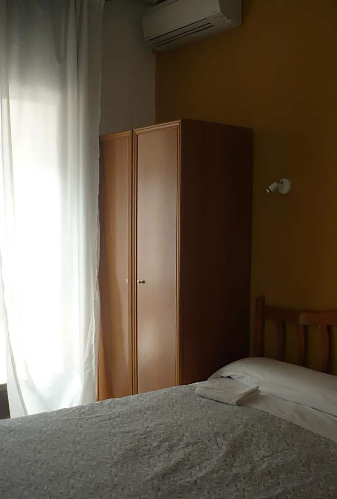 Hostal Fuencarral Kryse Madrid Exterior foto