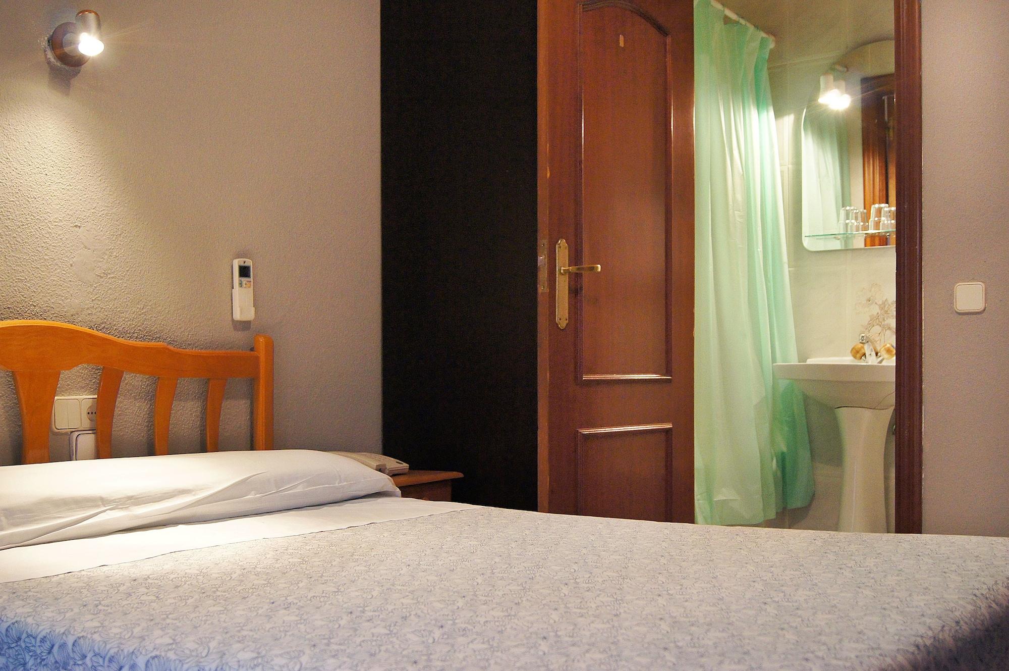 Hostal Fuencarral Kryse Madrid Exterior foto
