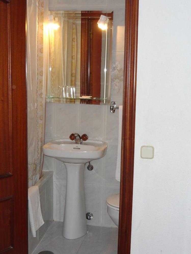 Hostal Fuencarral Kryse Madrid Exterior foto