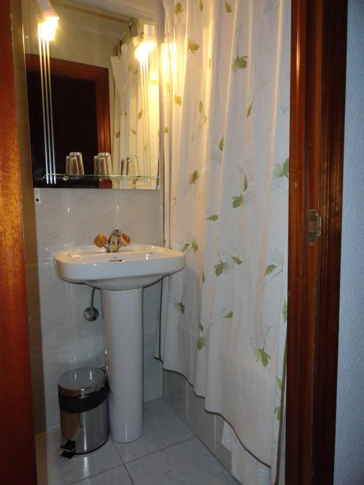 Hostal Fuencarral Kryse Madrid Exterior foto