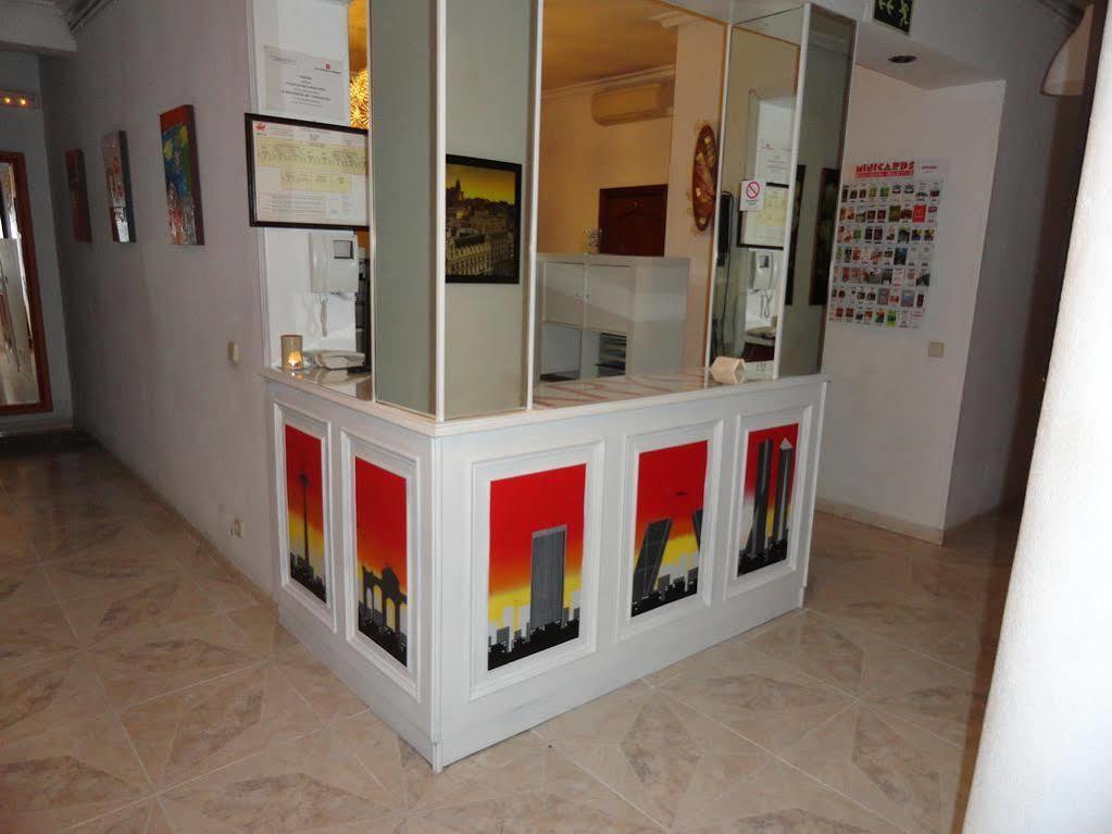 Hostal Fuencarral Kryse Madrid Exterior foto