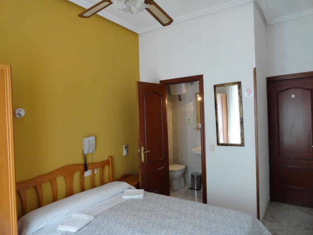 Hostal Fuencarral Kryse Madrid Exterior foto